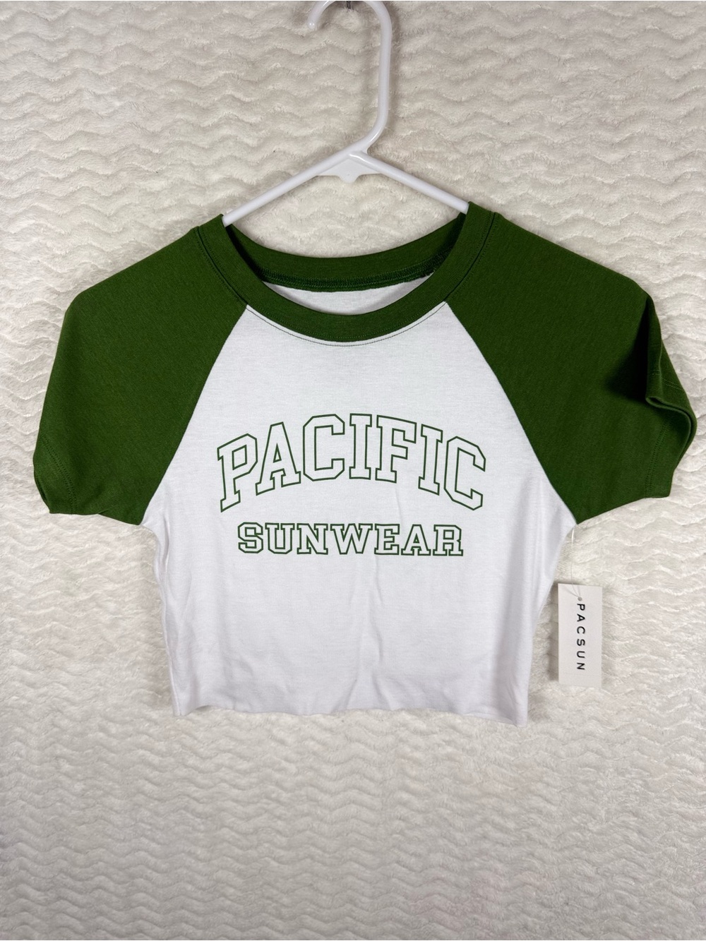 PacSun White & Green Pacific Sunwear Raglan Crop Tee. Super soft! 😊